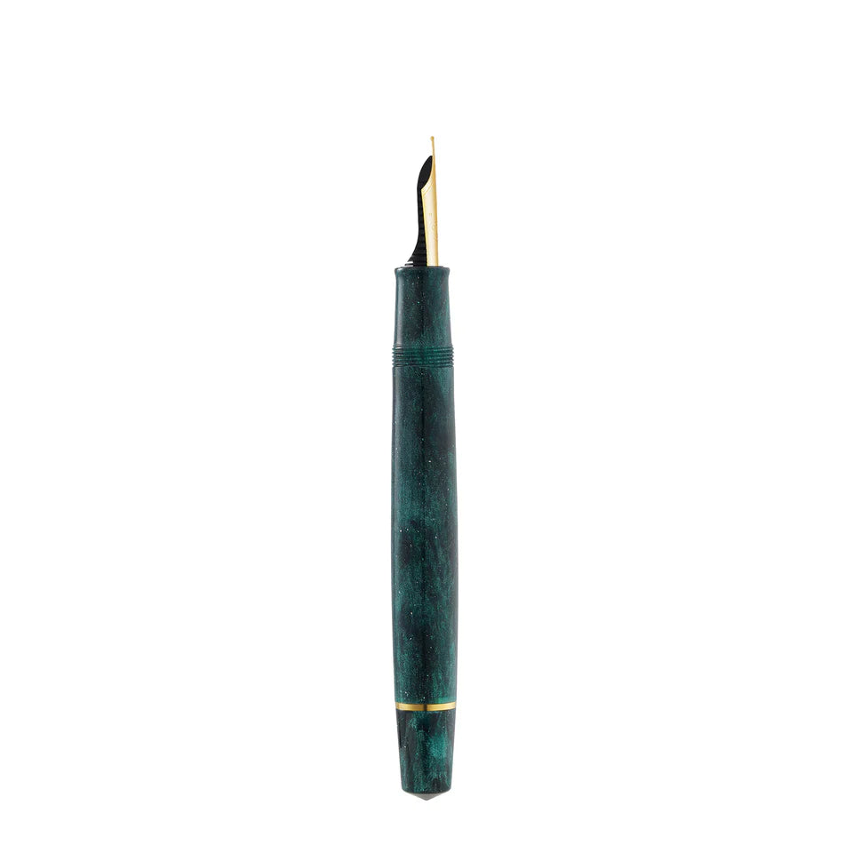 Omas Bologna Fountain Pen - Smeraldo Elegante with Gold Trim (Elegant Emerald)