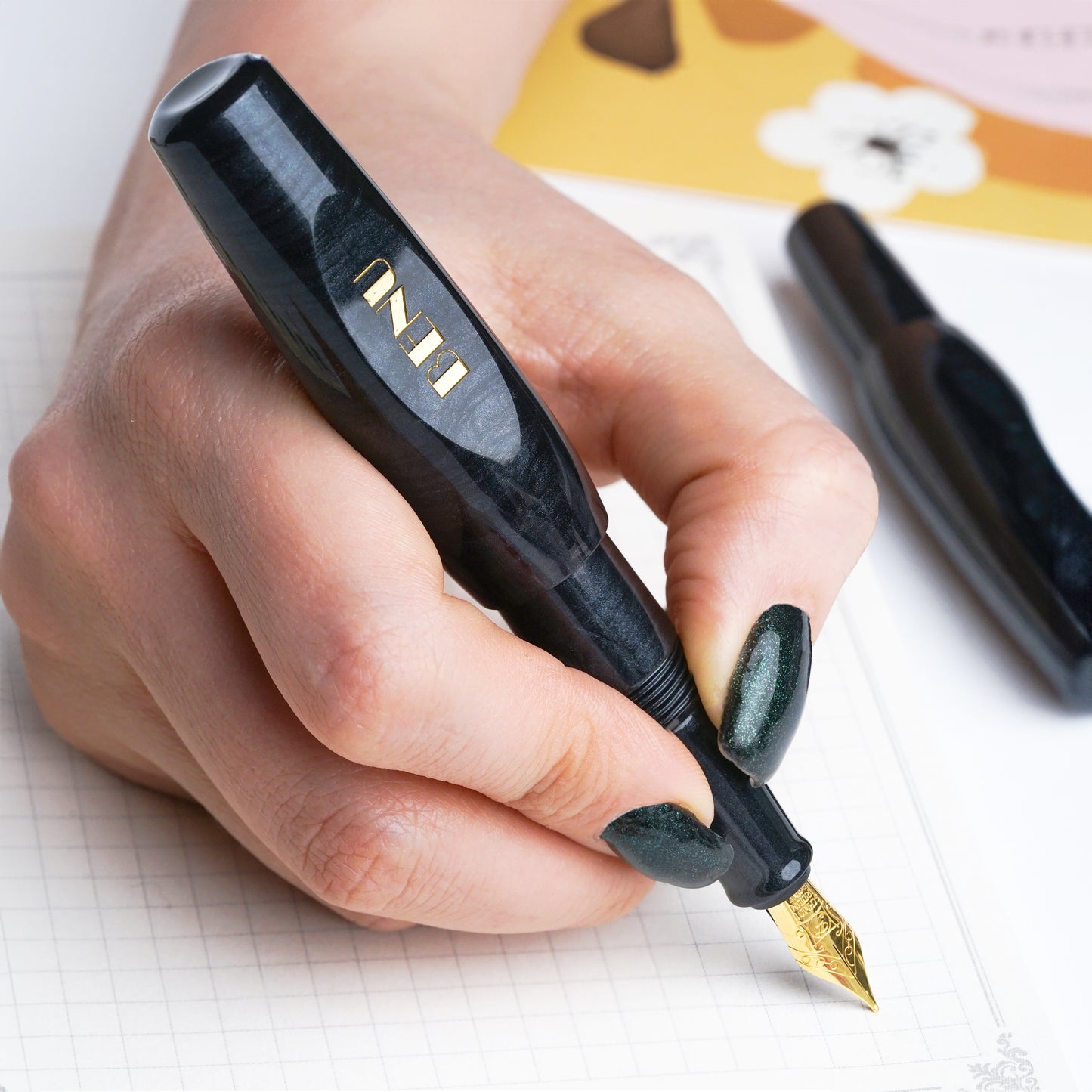 BENU Pixie Fountain Pen - Smoky Black