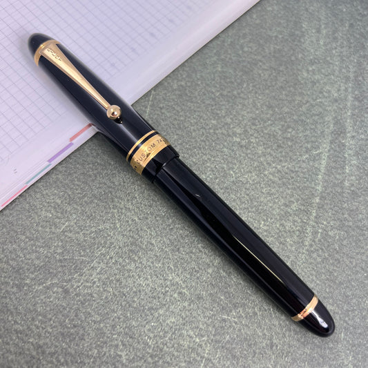 Pre-Owned Pilot Custom 743 Black Fountain Pen 14K B