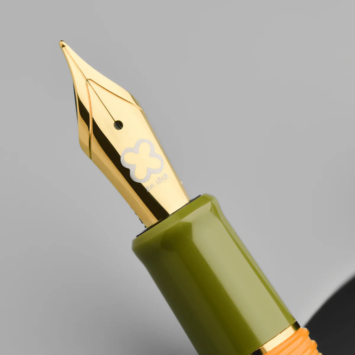 Esterbrook Estie Piston Fountain Pen - Quirky Leaf with Gold Trim (Button Fill - Back to the Land)