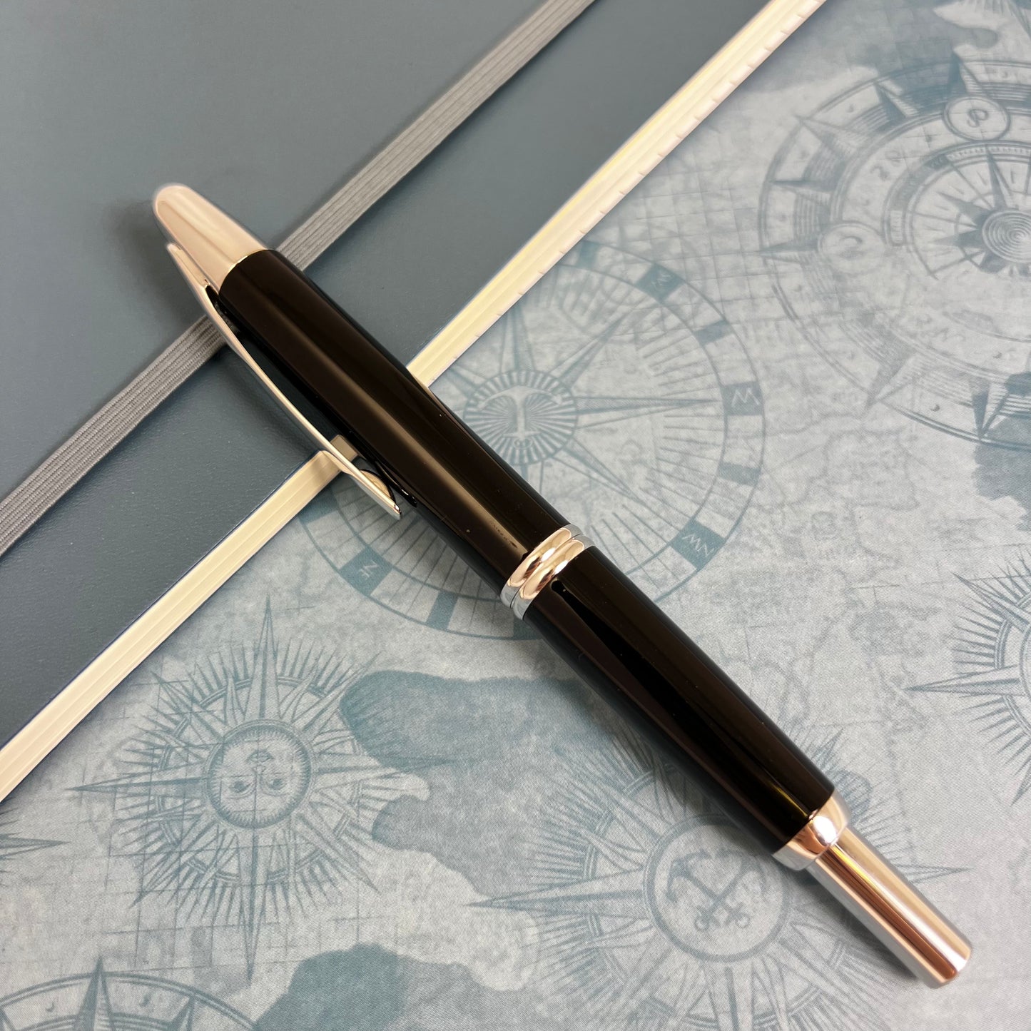 Pre-Owned Pilot Vanishing Point Black with Rhodium Fountain Pen 18K M