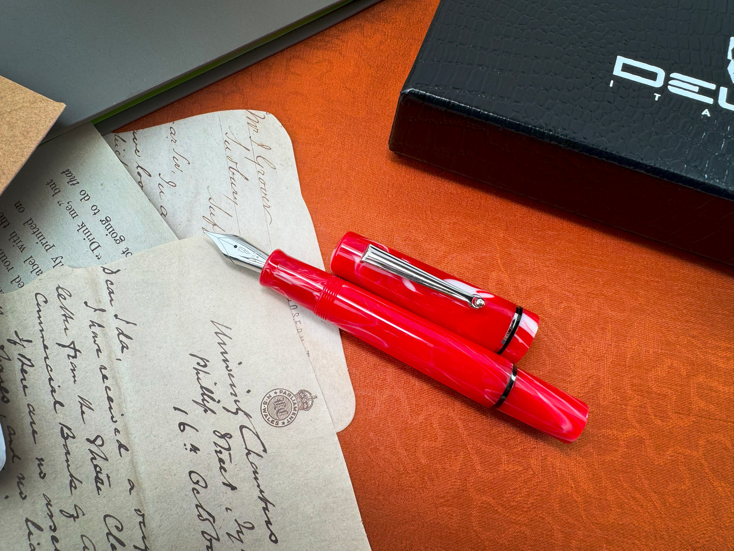 Delta Spaccanapoli Fountain Pen - Arcivescovile Red