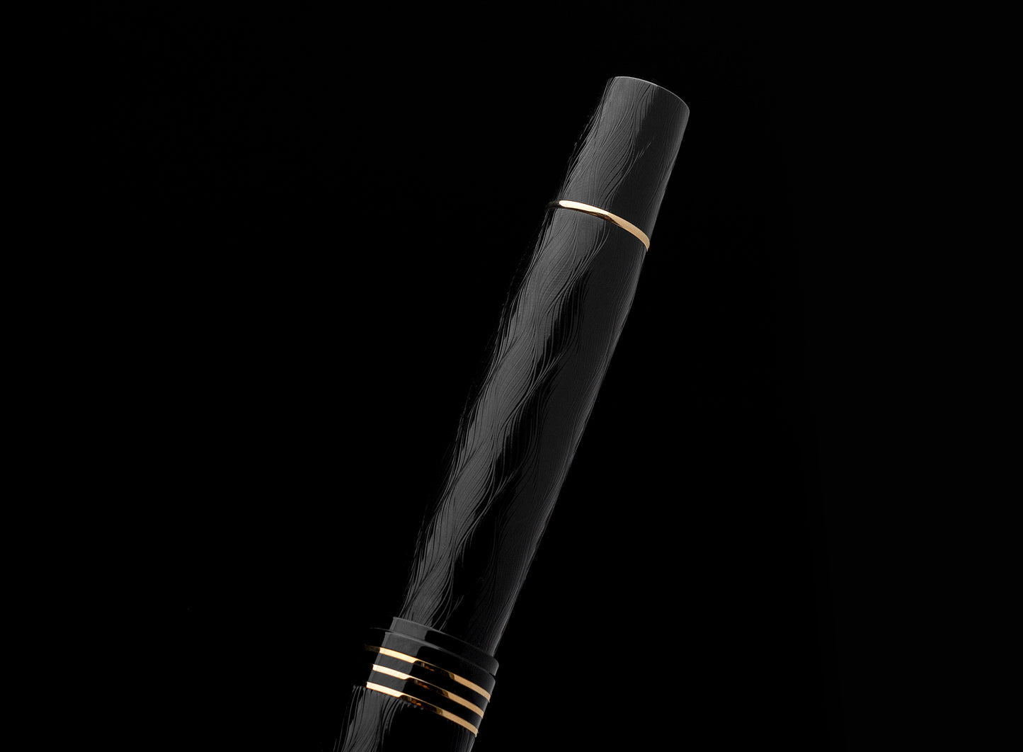 Leonardo Audace Guillochè Fountain Pen - Black Intense (14K Gold #8) (Limited Edition)