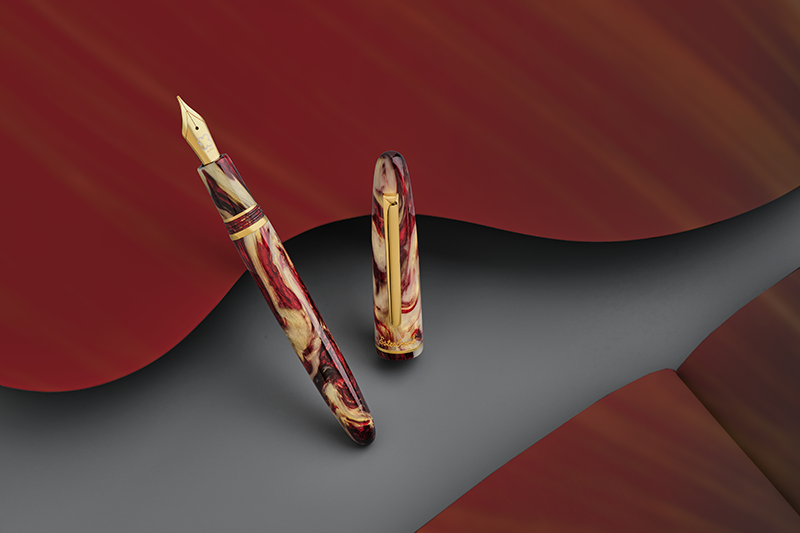 Esterbrook Estie Fountain Pen - King of the Night with Gold Trim (Limited Edition)